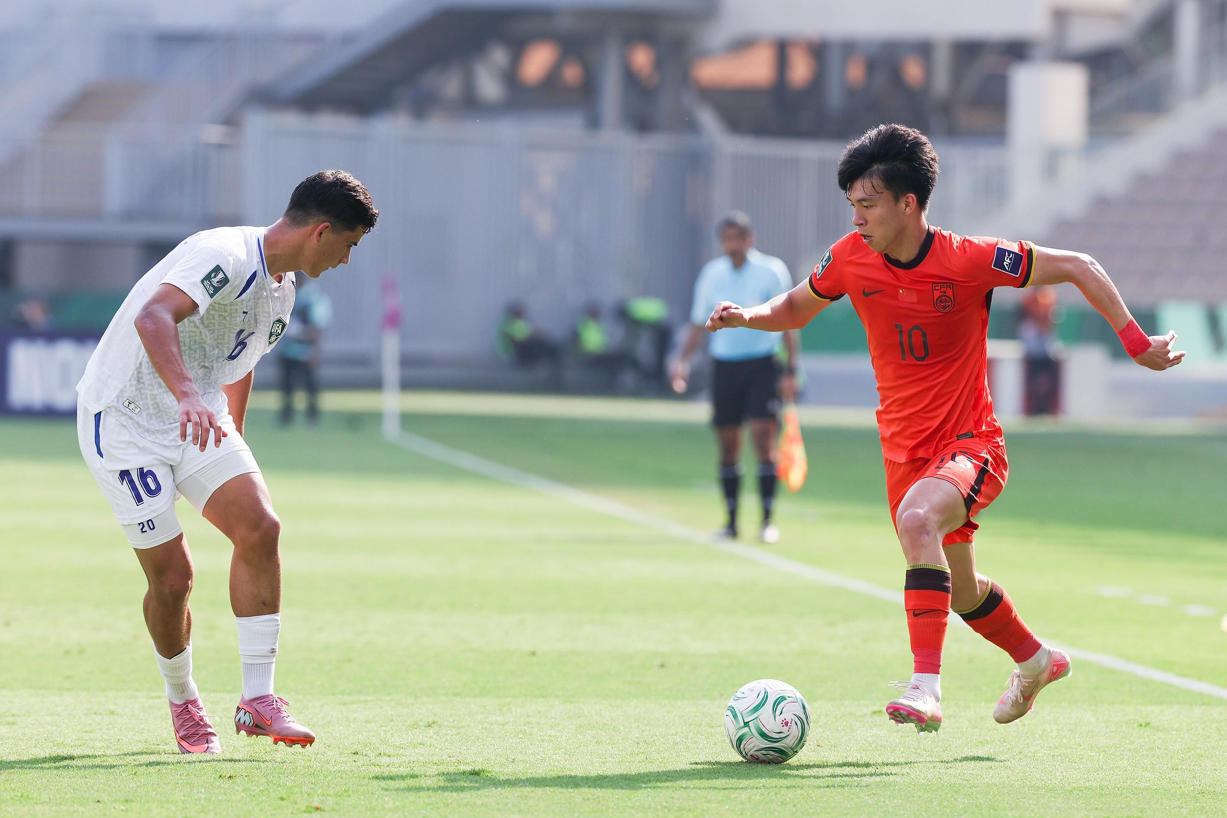 记者:有德甲豪门向王钰栋发出诚意邀约,但因种种原因未成行