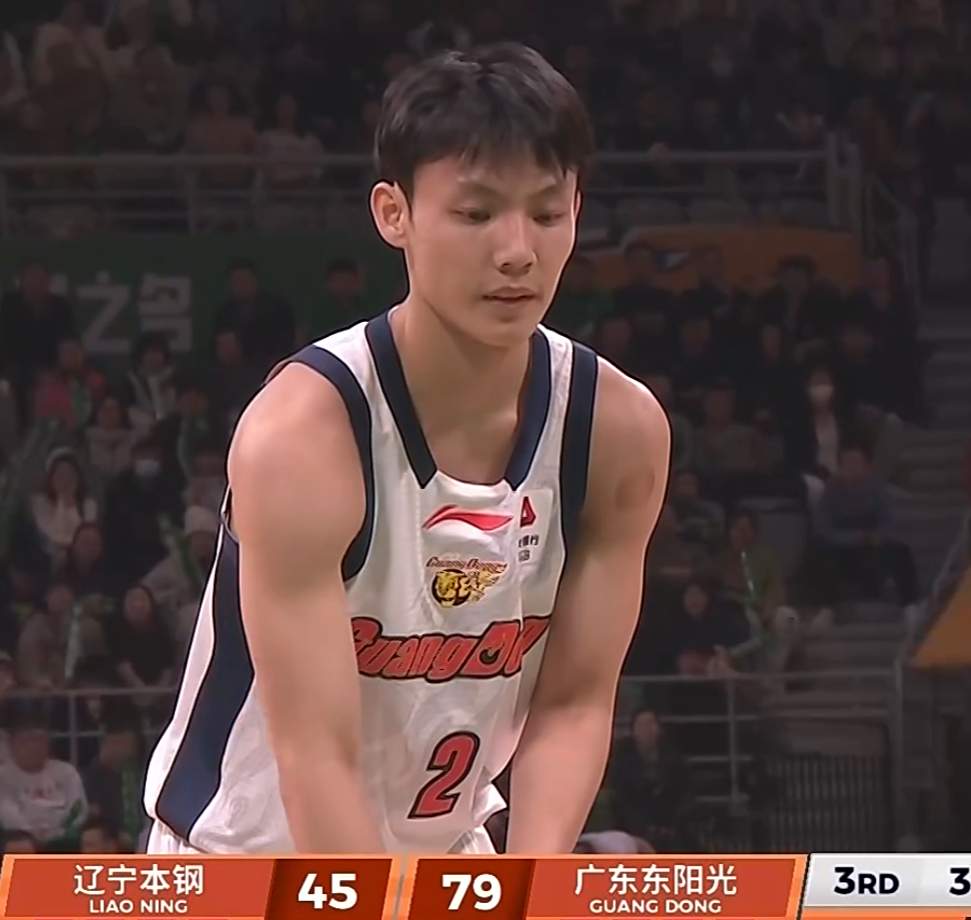 云开体育-广东3消息!徐杰自曝伤情未愈,朱芳雨引援生变,崔永熙复出推迟